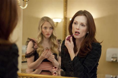 Amanda seyfried and Julianne Moore Lesbian Scene in Chloe。